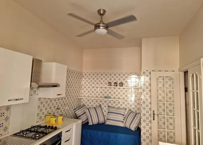 Luna Parcheggio Gratuito Apartment Genoa