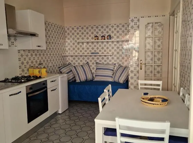 Luna Parcheggio Gratuito Apartment *